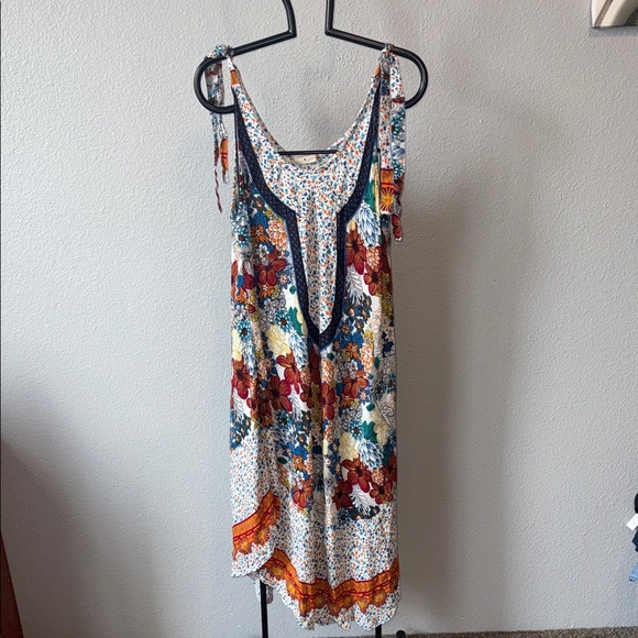 Seven Islands Dresses & Skirts - Floral Sleeveless Dress with Navy Accents